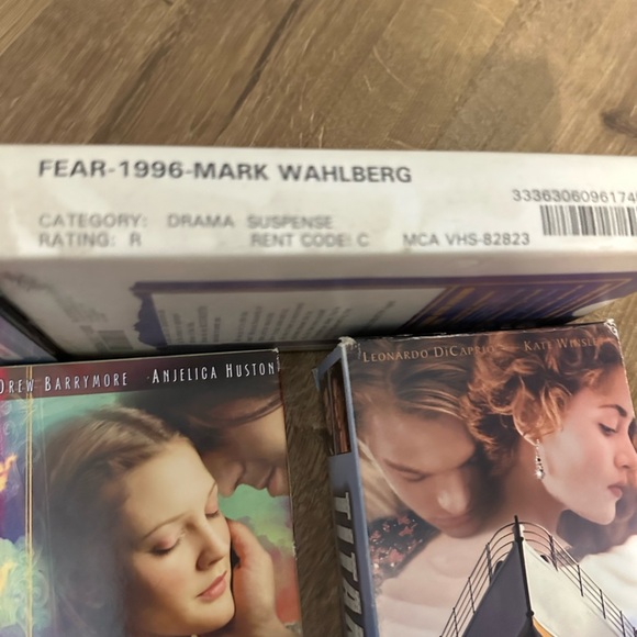 VHS Movie Collection - Picture 5 of 7